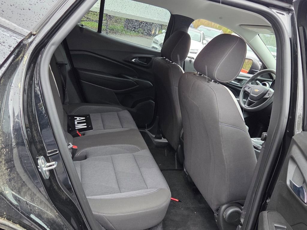 Used 2024 Chevrolet Trax LS image 14