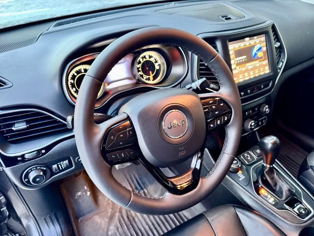 Used 2023 Jeep Cherokee Altitude Lux w/ Mopar Interior Package image 10