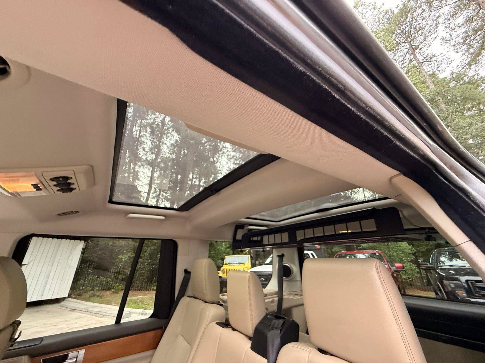 Used 2014 Land Rover LR4 HSE AWD/4WD image 39