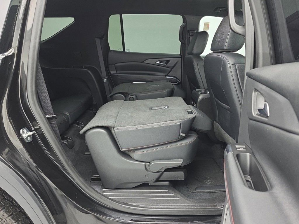 Used 2024 Chevrolet Traverse Z71 w/ Enhanced Driving Package image 53