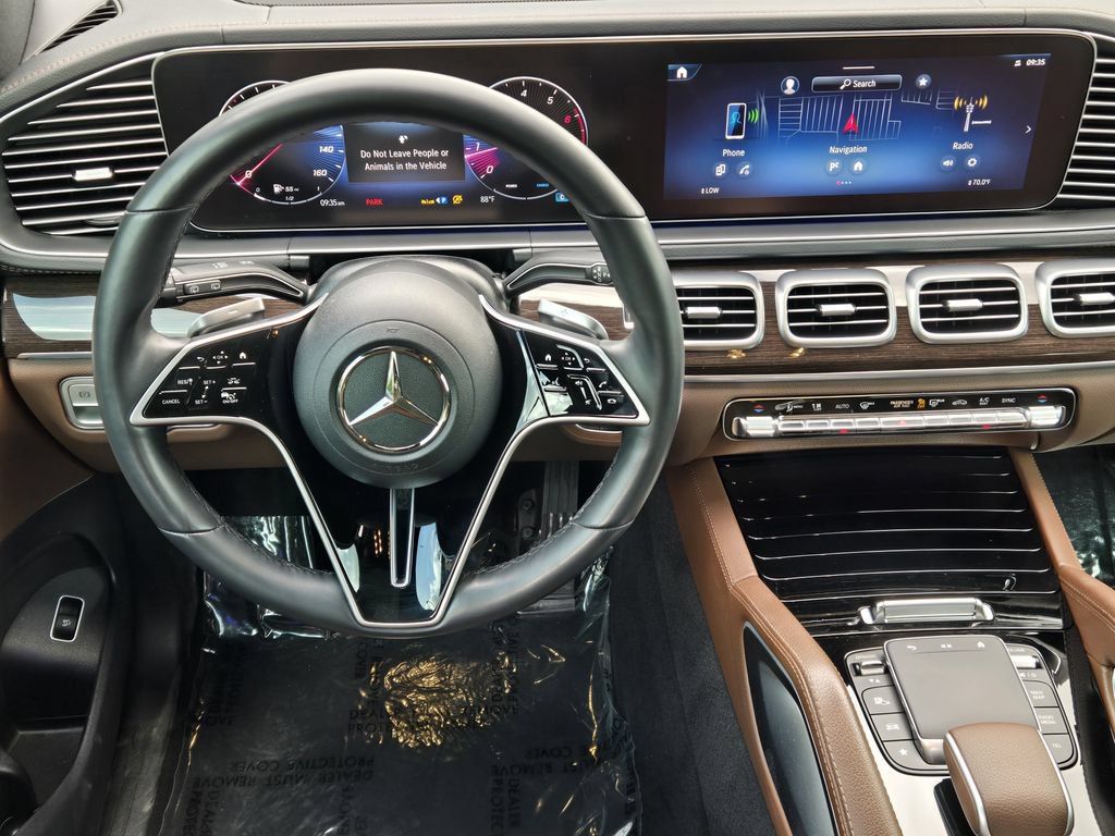Used 2024 Mercedes-Benz GLS 450 4MATIC image 23