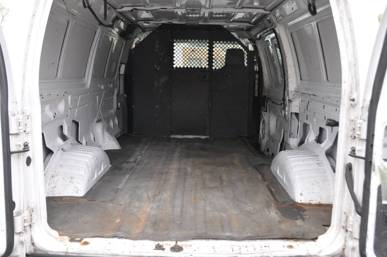 Used 2012 Ford E-250 and Econoline 250 w/ Commercial Cargo Van Pkg image 23