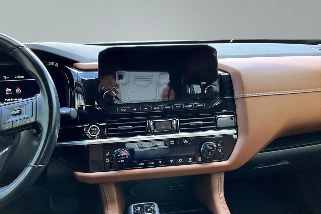 Used 2023 Nissan Pathfinder Platinum AWD/4WD image 6