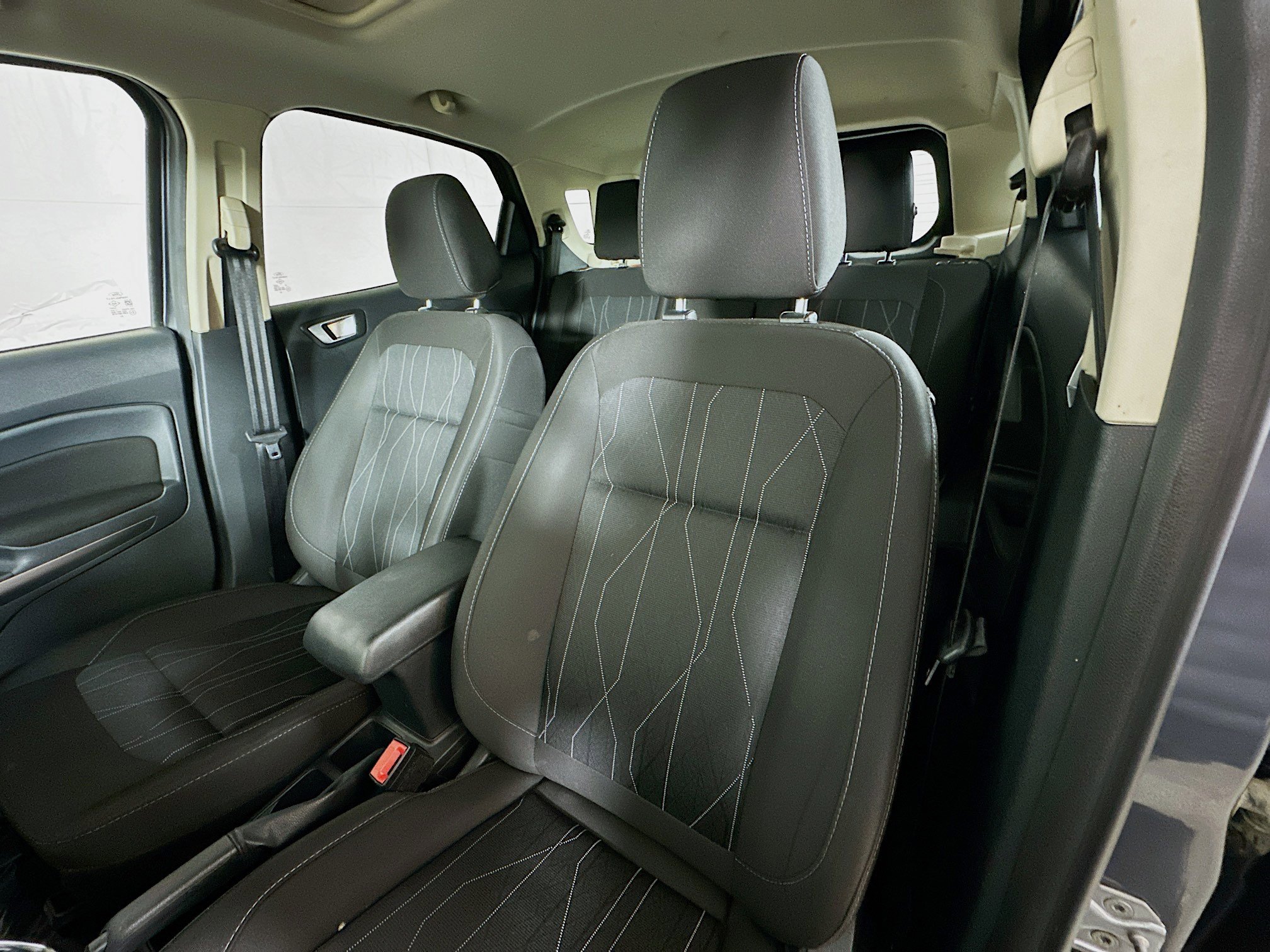 Used 2019 Ford EcoSport SE image 19