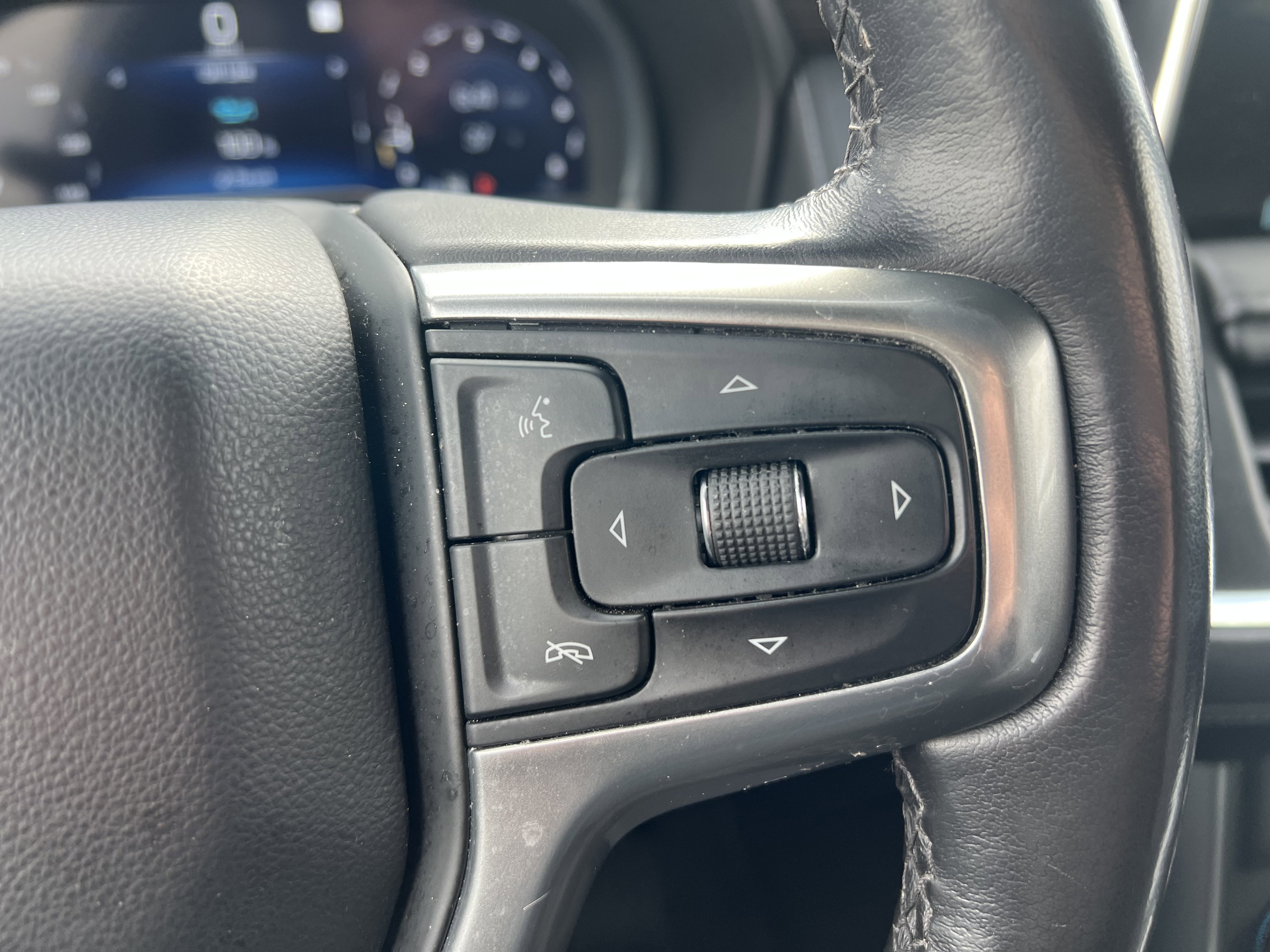 Certified 2022 Chevrolet Suburban Z71 w/ Z71 Off-Road Package image 21