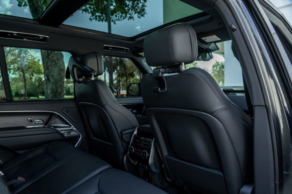 Used 2026 Land Rover Range Rover SE image 25