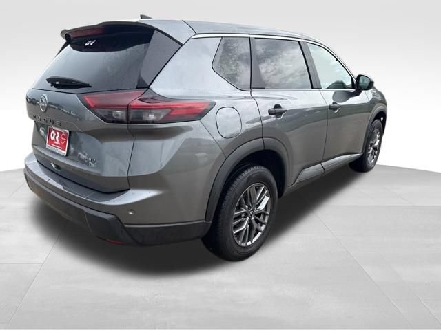 Used 2024 Nissan Rogue S AWD/4WD image 5