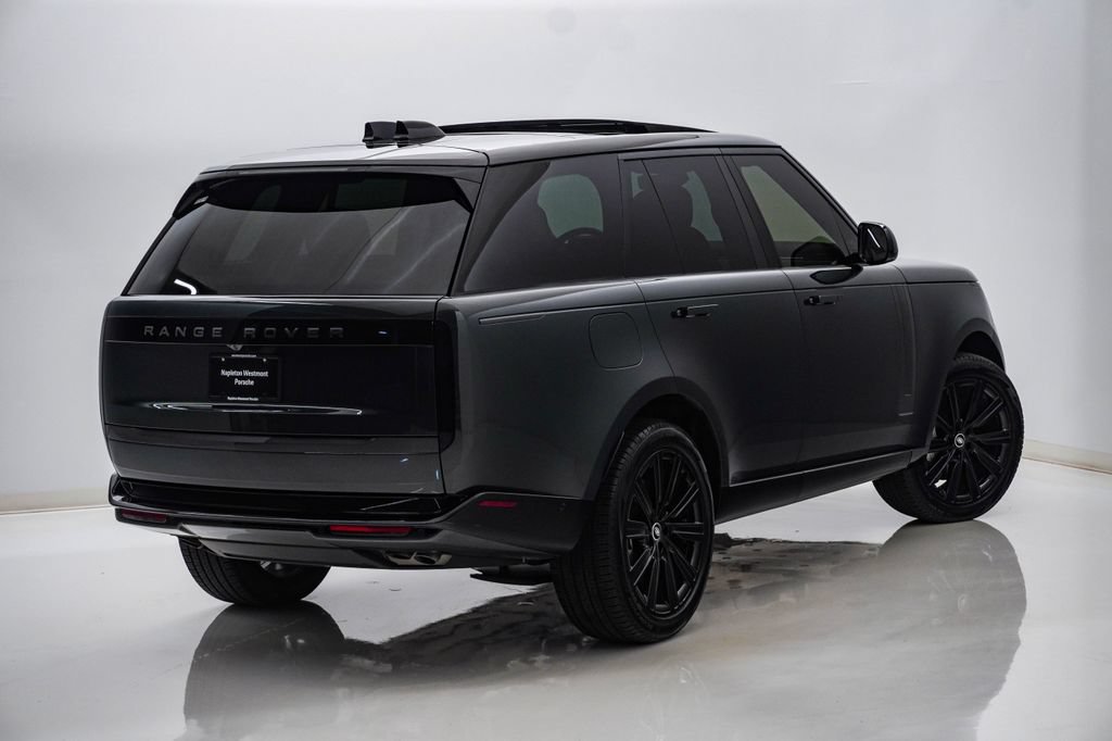 Used 2025 Land Rover Range Rover SE AWD/4WD image 11