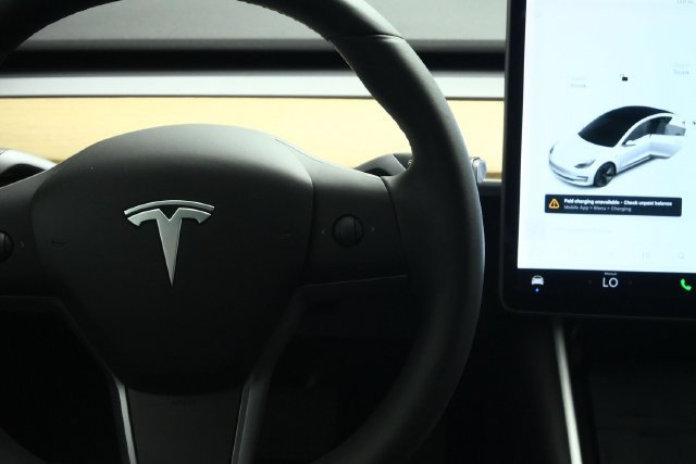 Used 2020 Tesla Model 3 Standard Range RWD image 41