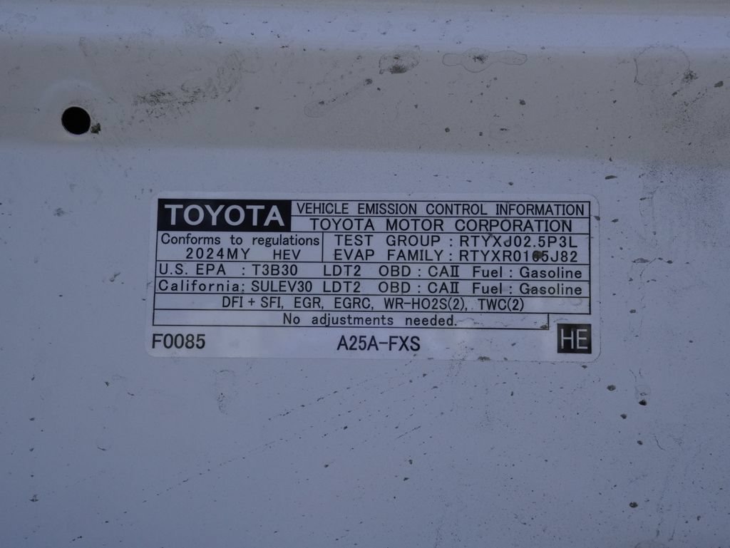 Used 2024 Toyota RAV4 LE AWD/4WD image 33