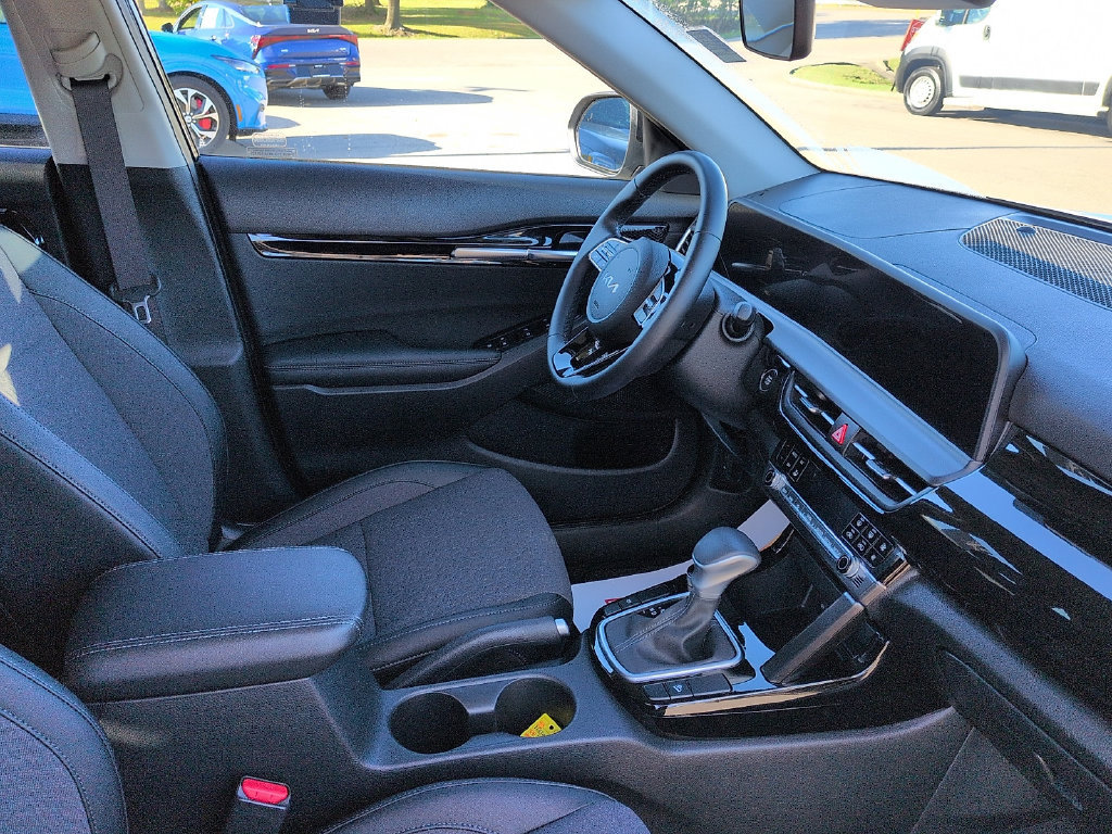 Used 2026 Kia Seltos S FWD image 7