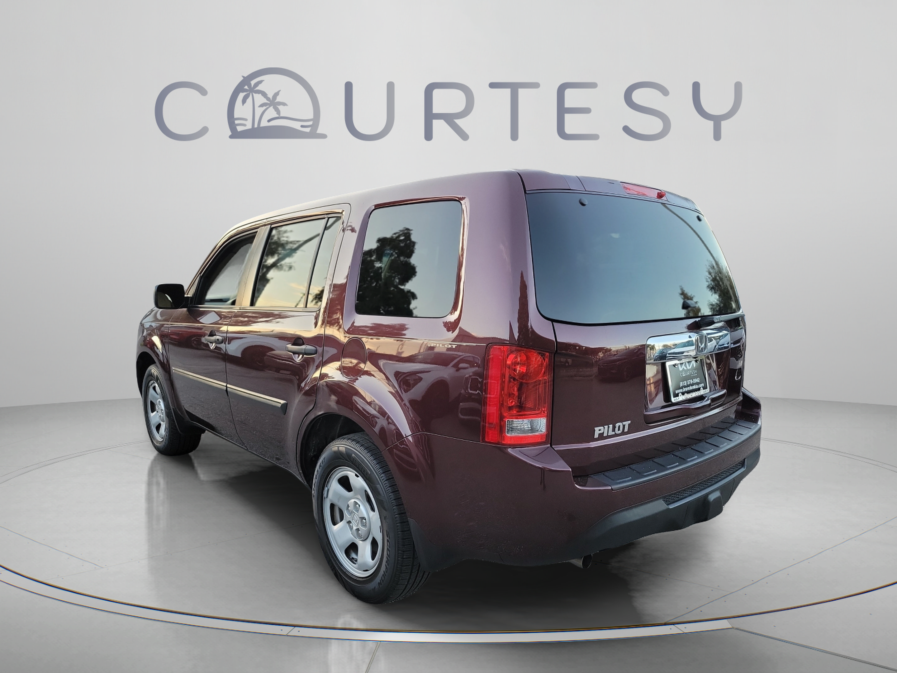 Used 2015 Honda Pilot LX image 2