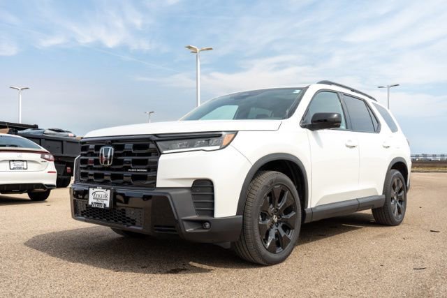 Used 2026 Honda Pilot Black Edition image 3