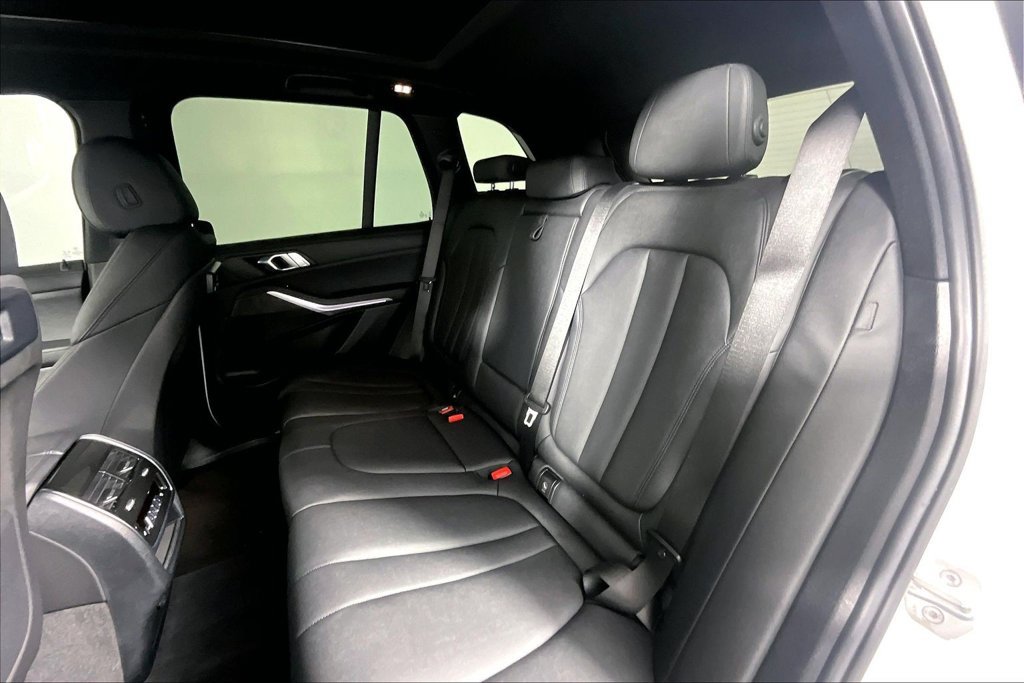 Used 2022 BMW X5 xDrive40i w/ Premium Package AWD/4WD image 26