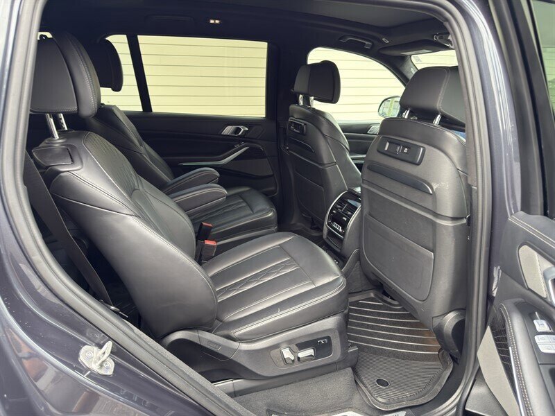 Used 2021 BMW X7 xDrive40i w/ M Sport Package AWD/4WD image 35
