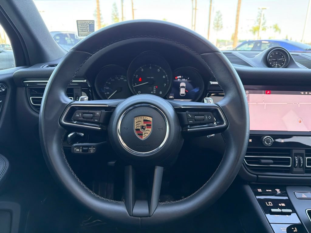 Used 2024 Porsche Macan AWD/4WD image 22