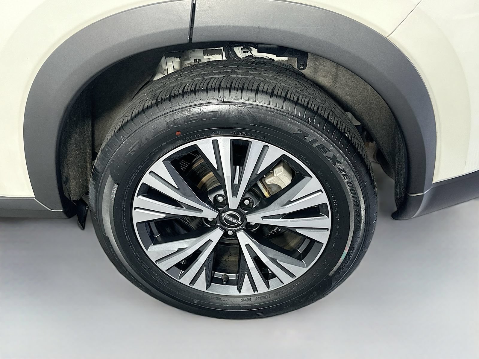Used 2023 Nissan Rogue SV FWD image 28