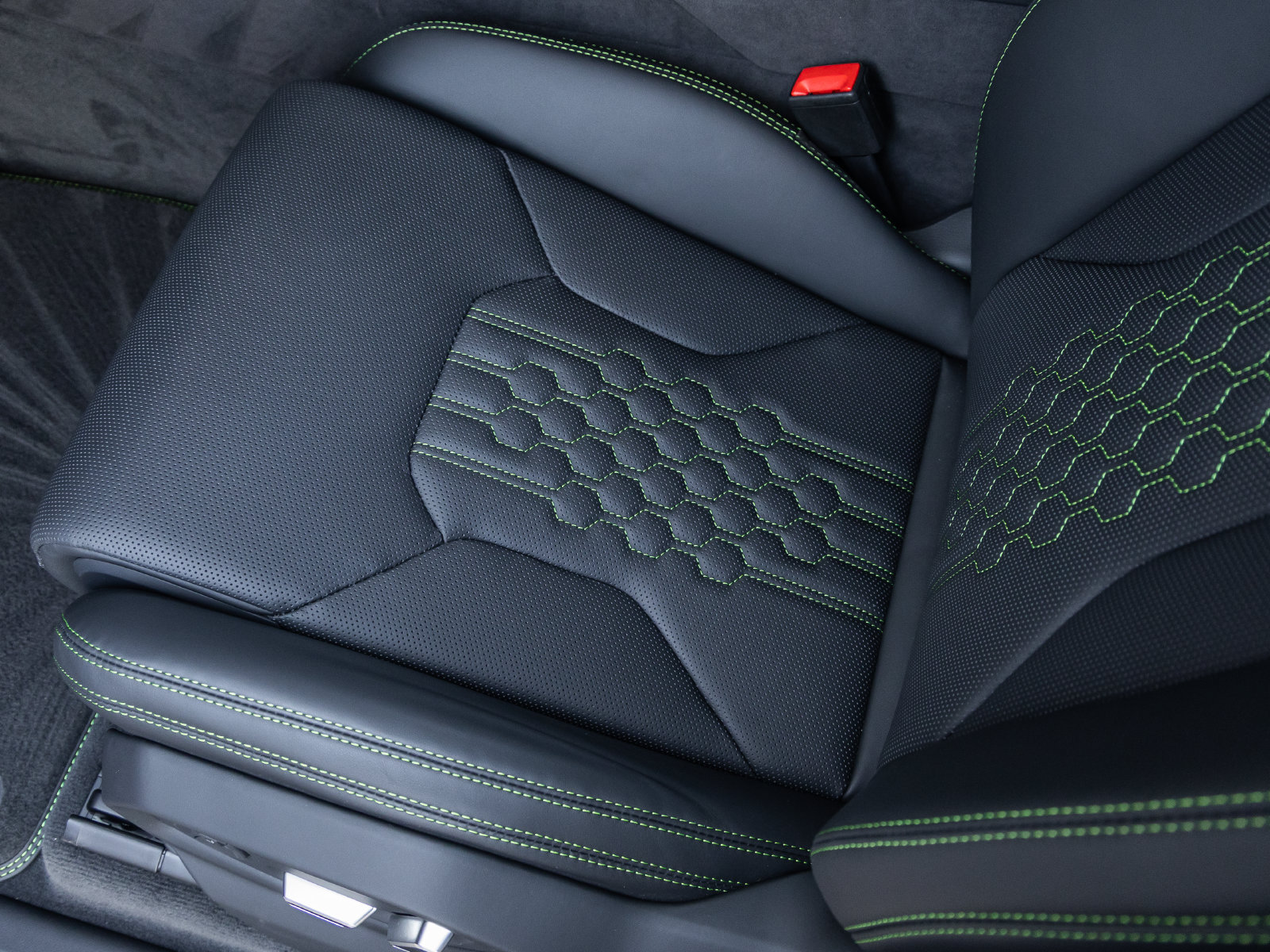 Used 2025 Lamborghini Urus S AWD/4WD image 27