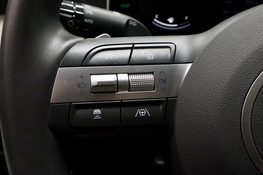 Used 2025 Hyundai Sonata SEL FWD image 28