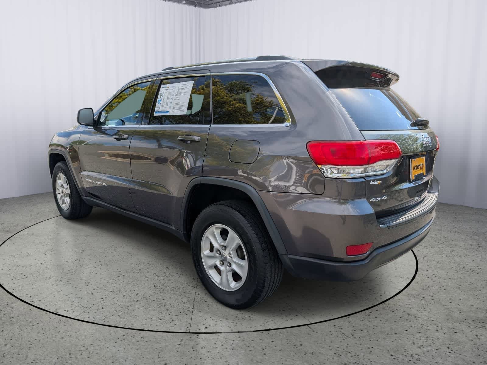 Used 2015 Jeep Grand Cherokee Laredo w/ Quick Order Package 23E AWD/4WD image 4