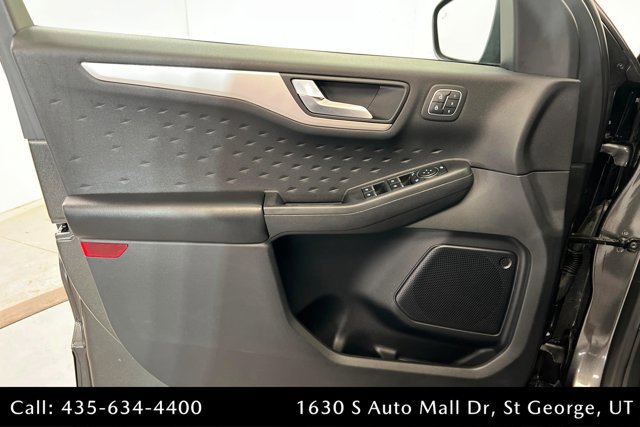 Used 2020 Ford Escape SEL image 14