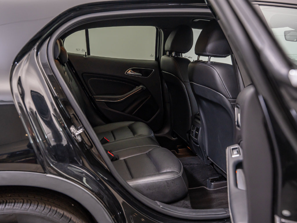 Used 2019 Mercedes-Benz GLA 250 4MATIC image 40