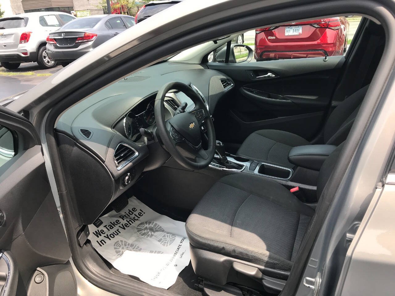 Used 2017 Chevrolet Cruze LT FWD image 9