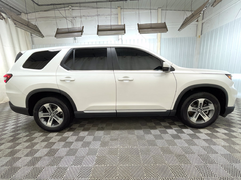 Used 2025 Honda Pilot EX-L image 19