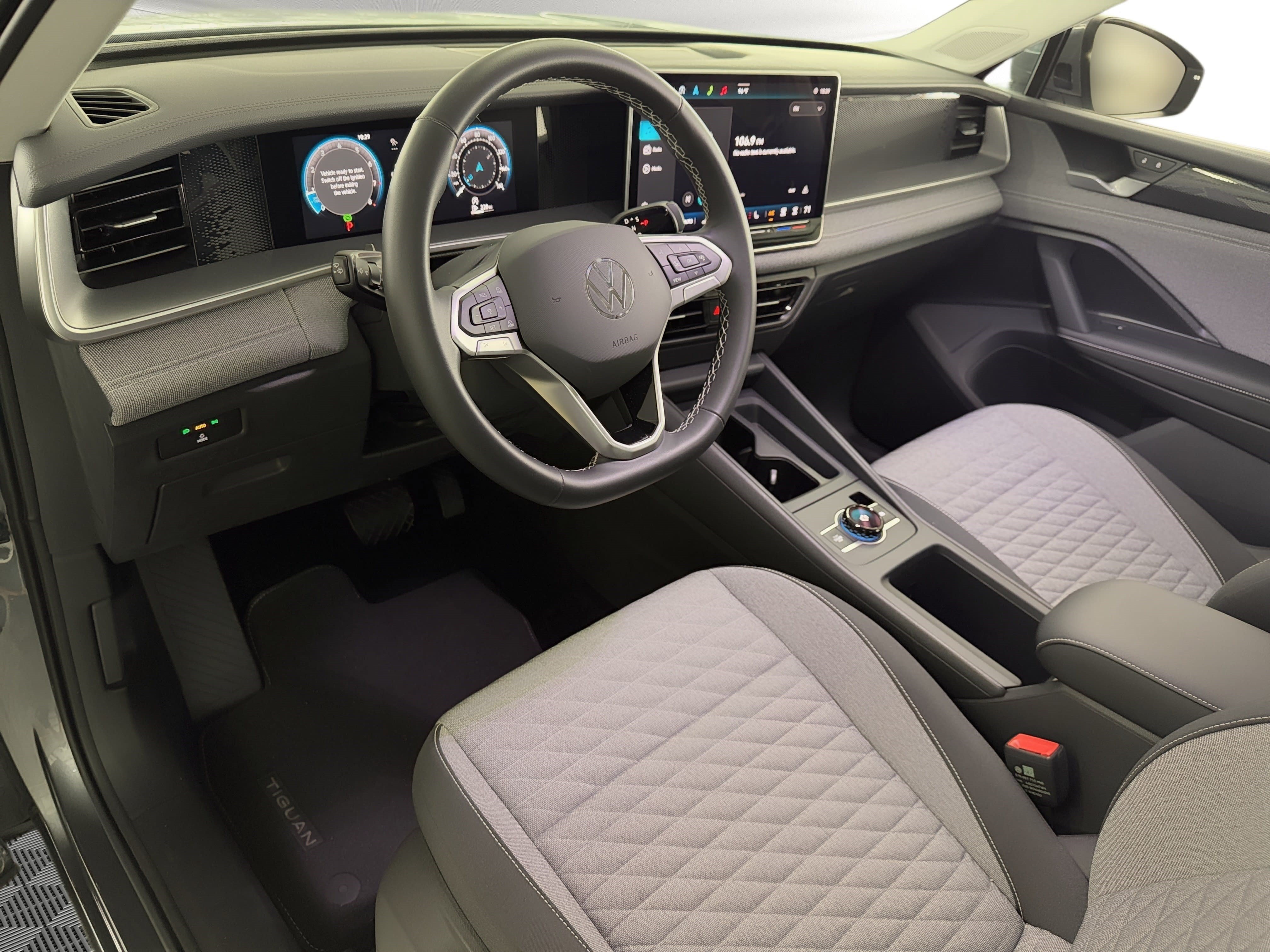 Used 2025 Volkswagen Tiguan S FWD image 4