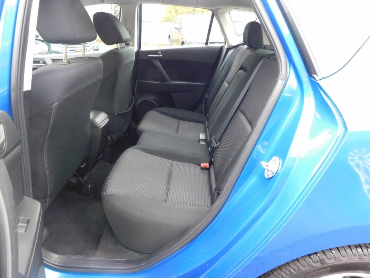 Used 2012 MAZDA MAZDA3 i Touring FWD image 5