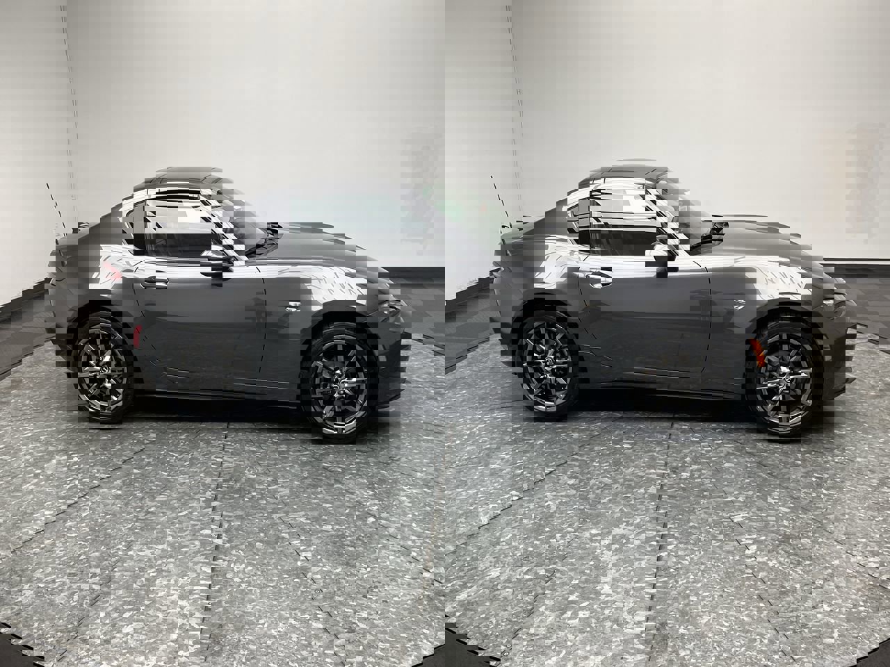 Used 2017 MAZDA MX-5 Miata RF Grand Touring image 21