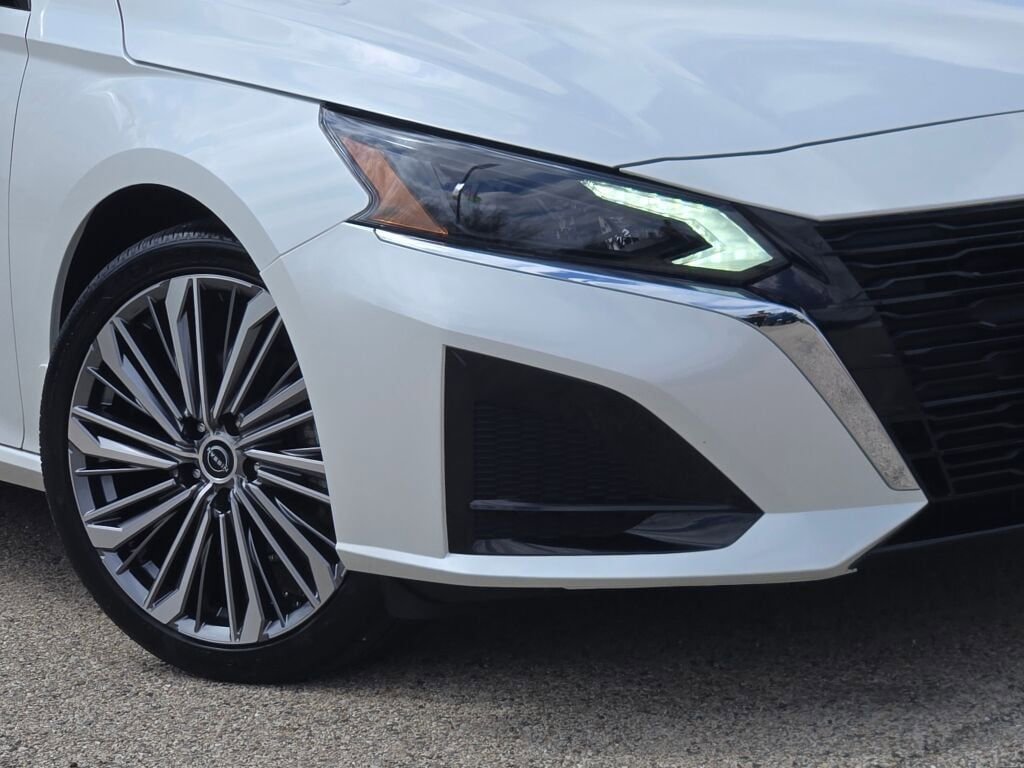 Used 2024 Nissan Altima 2.5 SL image 3