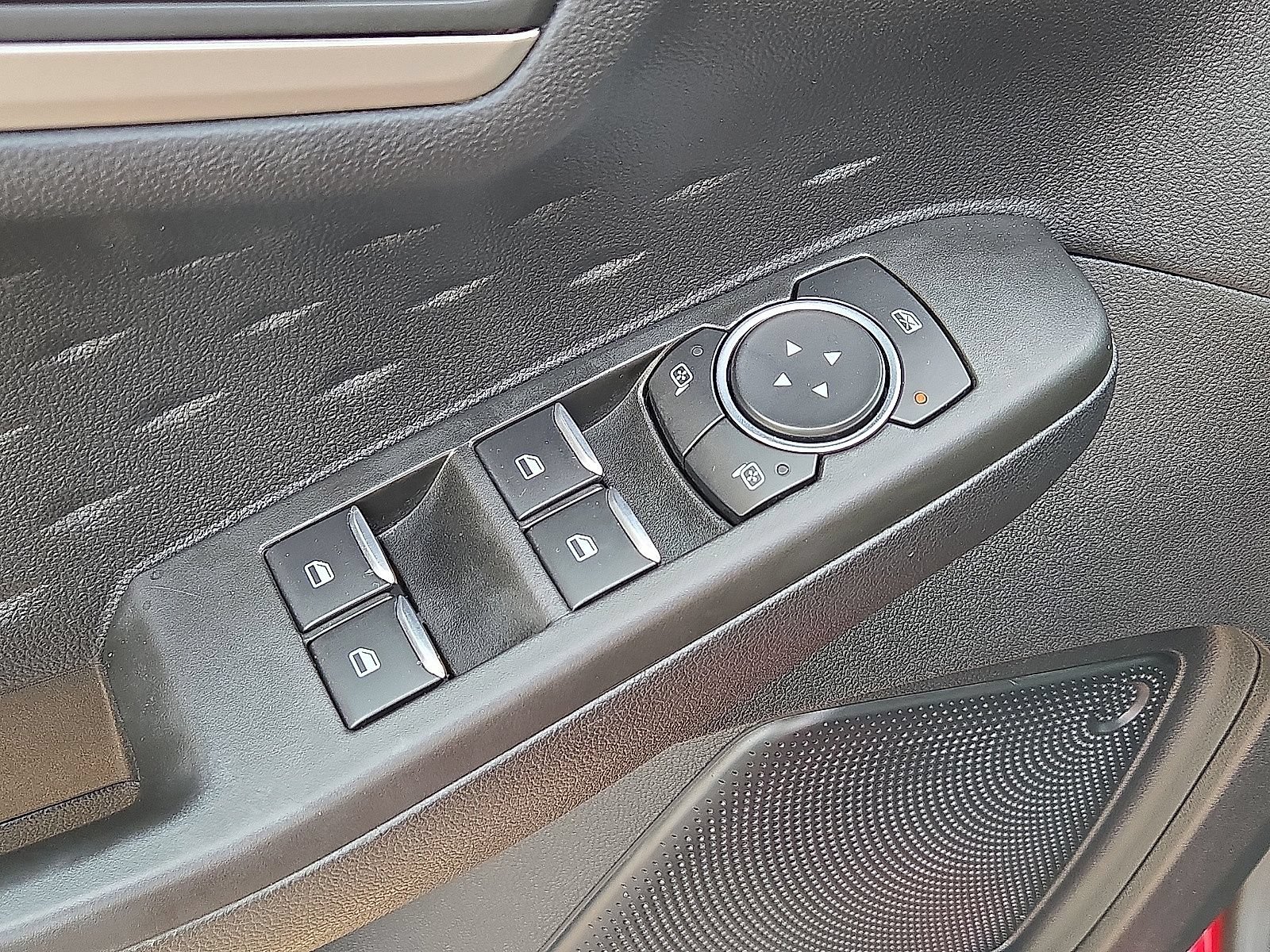 Used 2020 Ford Escape SE Sport FWD image 22