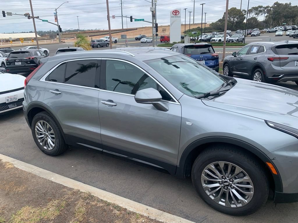 Used 2024 Cadillac XT4 Premium Luxury FWD image 5