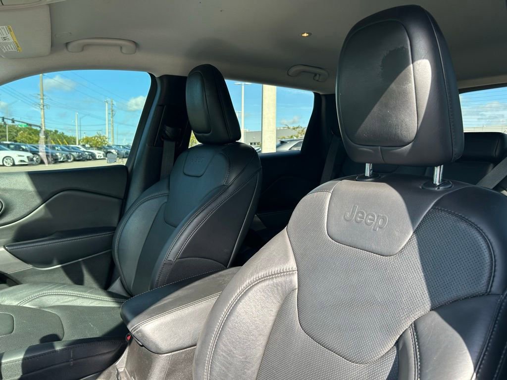 Used 2021 Jeep Cherokee Latitude Lux w/ Comfort/Convenience Group FWD image 16