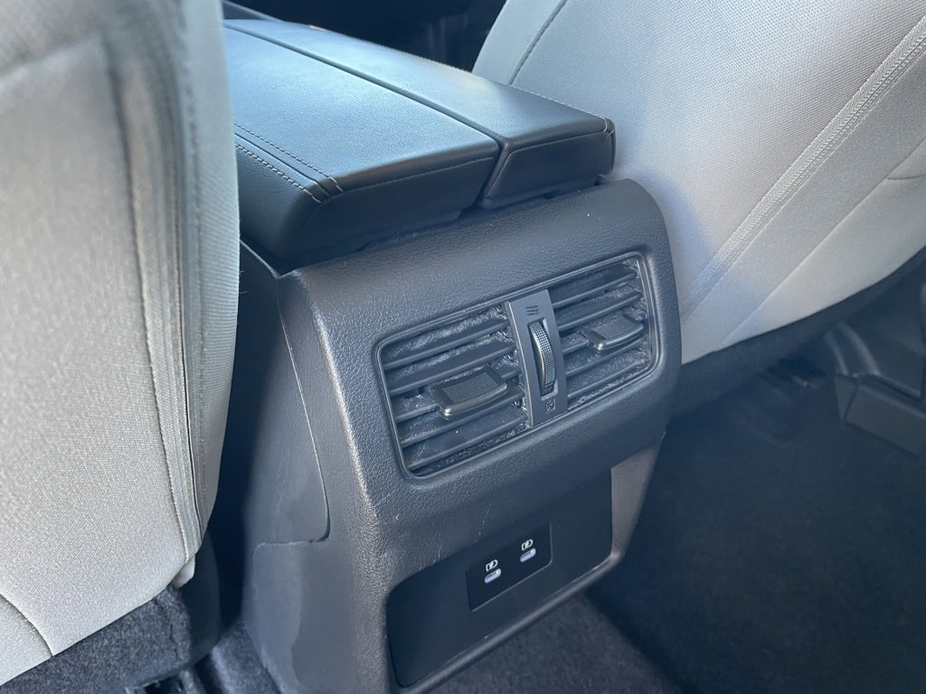 Used 2024 Nissan Rogue SV image 27