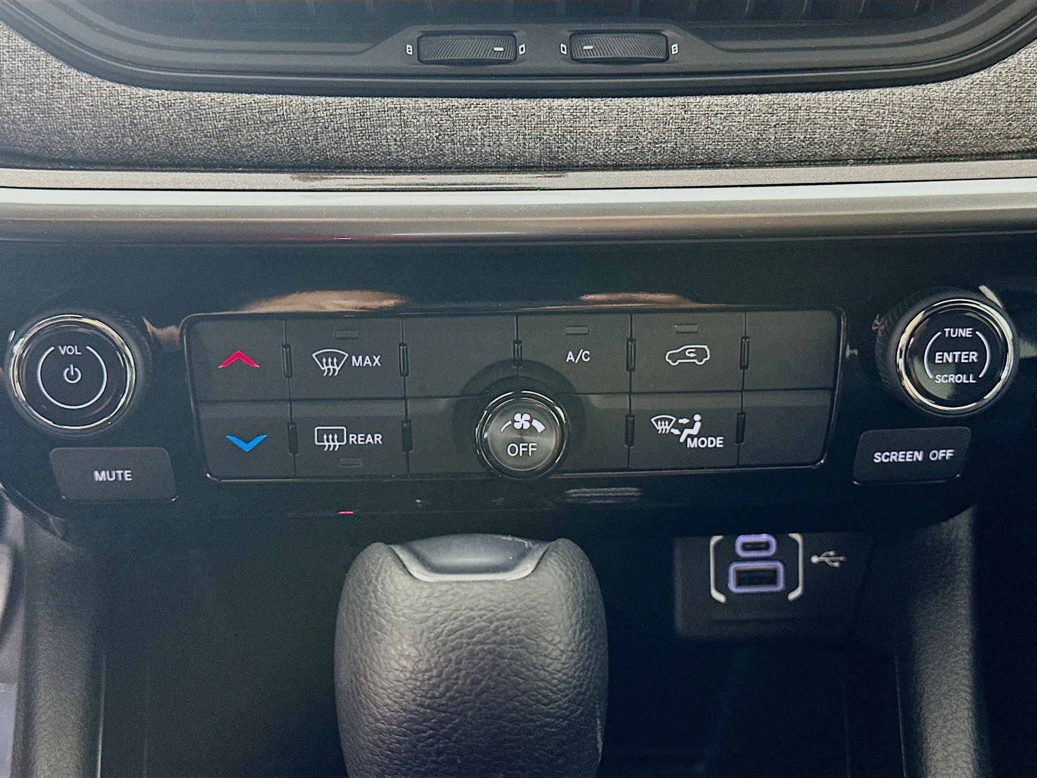 Certified 2025 Jeep Compass Sport image 19