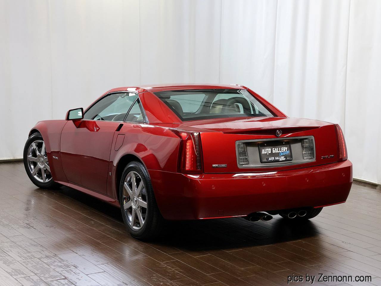 Used 2008 Cadillac XLR RWD image 10