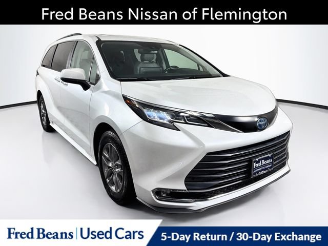 Used 2022 Toyota Sienna XLE w/ XLE Plus Package