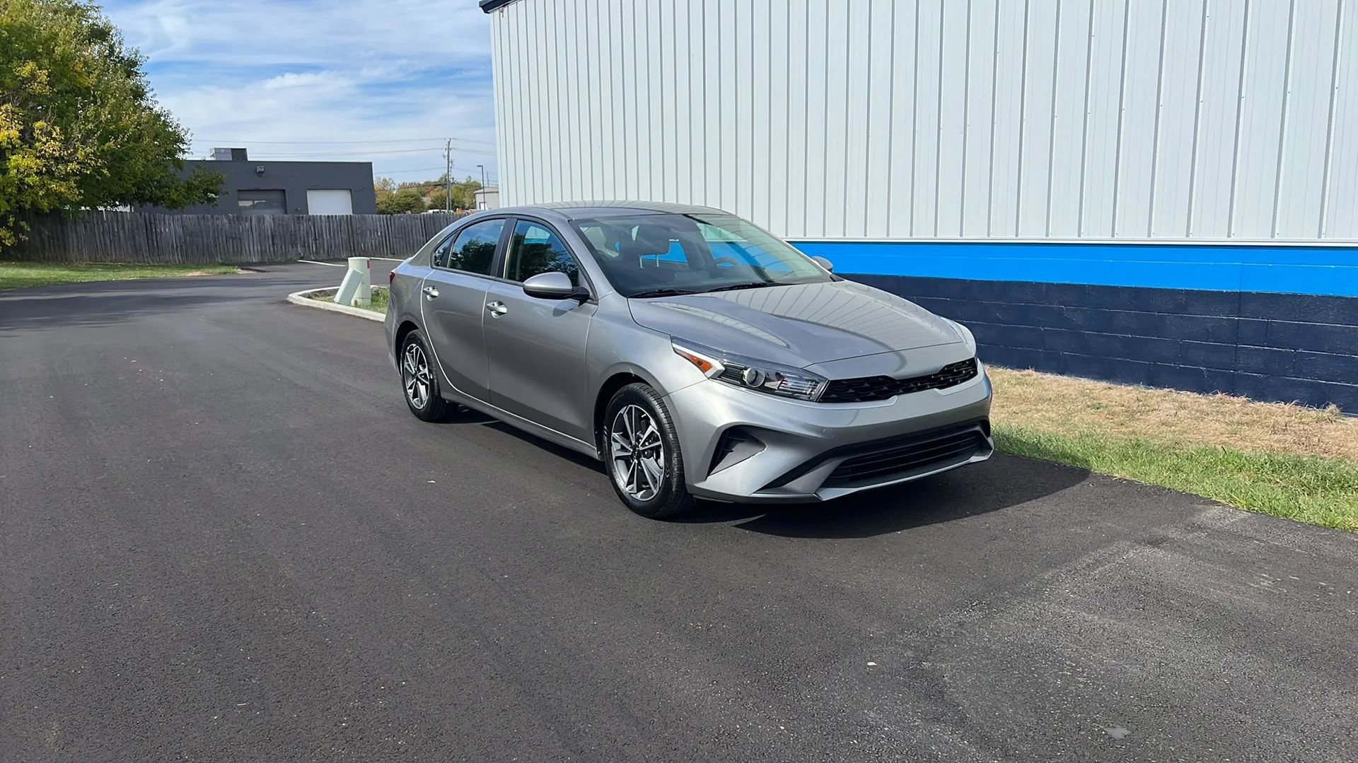 Used 2023 Kia Forte LXS image 3