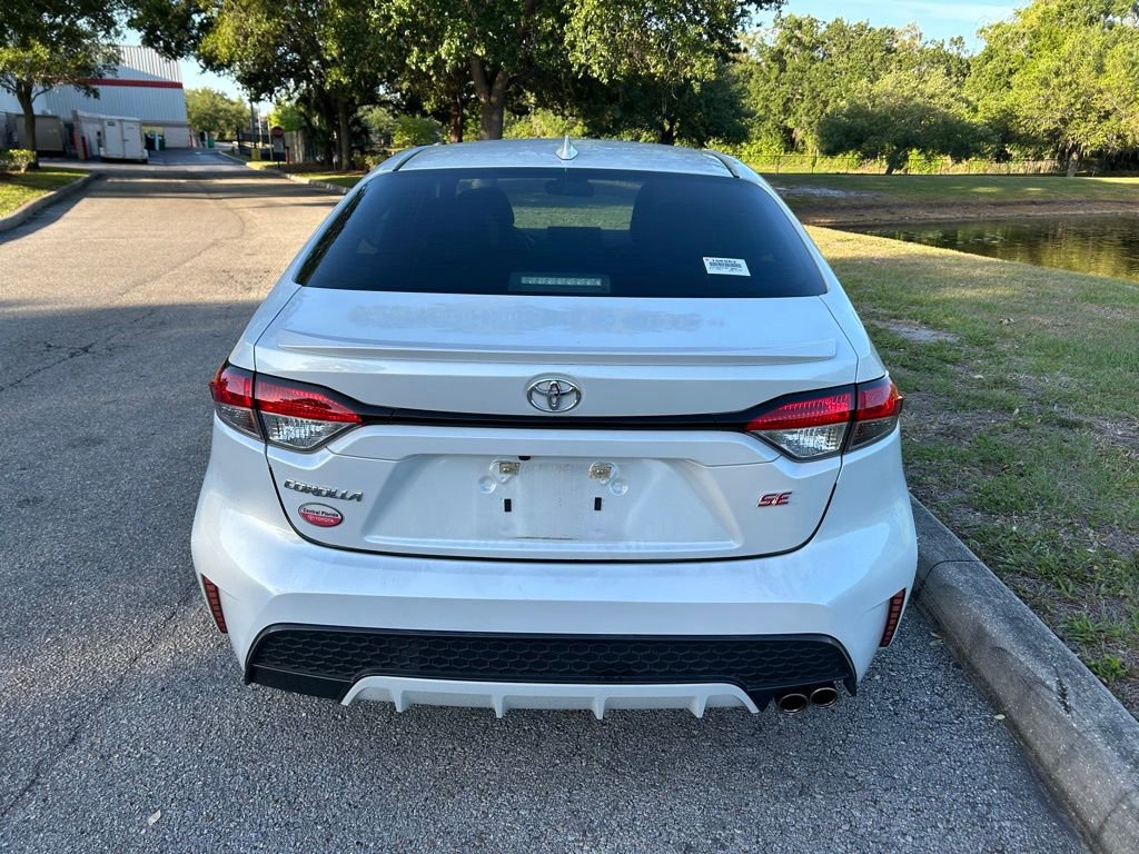 Used 2022 Toyota Corolla SE w/ SE Premium Package FWD image 4