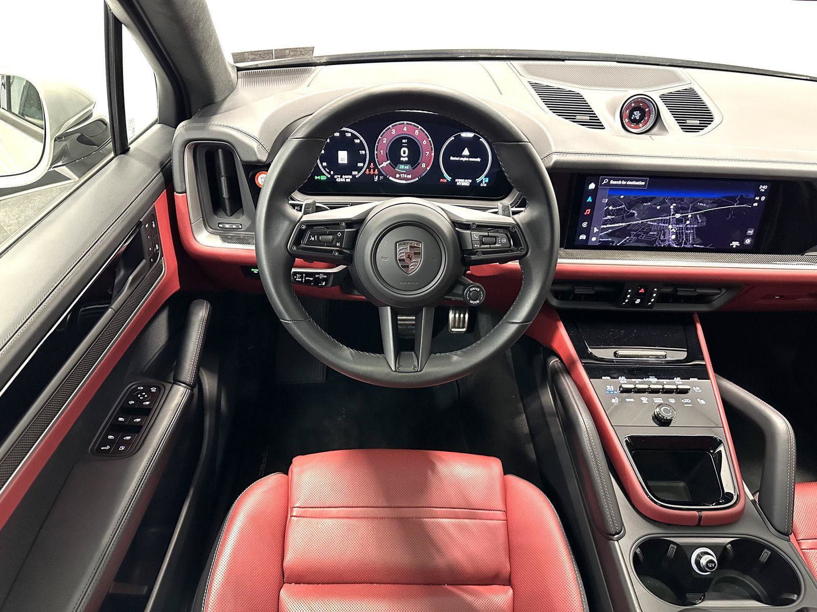 Certified 2025 Porsche Cayenne Turbo AWD/4WD image 27