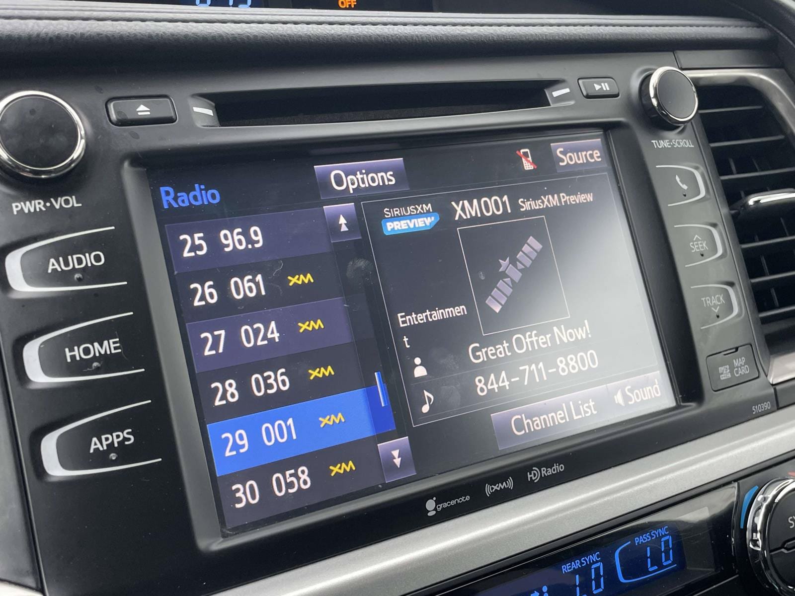 Used 2019 Toyota Highlander SE AWD/4WD image 27