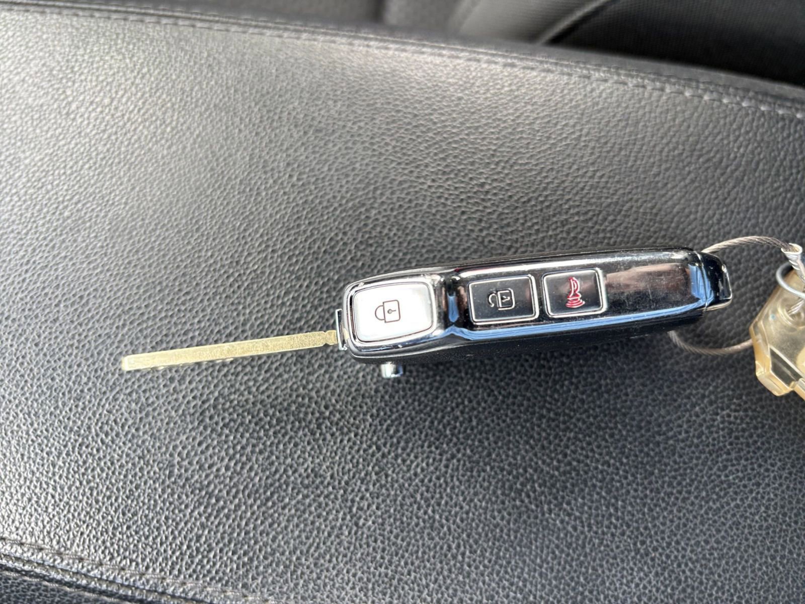 Used 2025 Kia Sportage LX FWD image 21