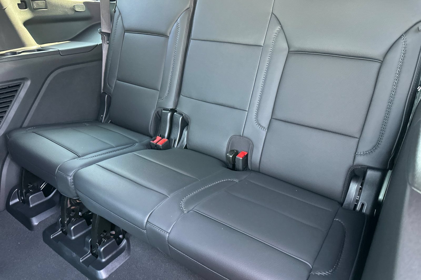 Used 2026 GMC Yukon Denali w/ Sun & Power Step Package AWD/4WD image 20