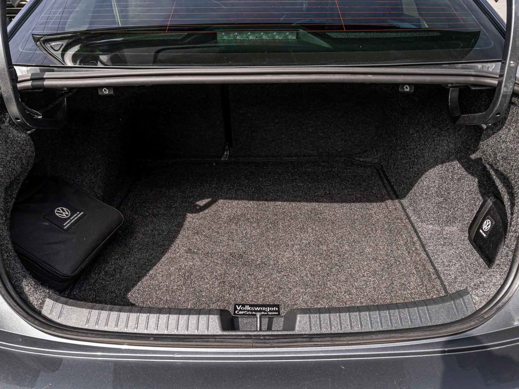 Used 2022 Volkswagen Jetta SEL image 36