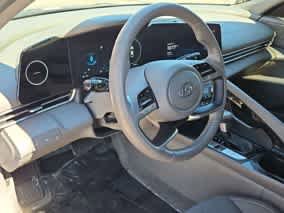 Used 2023 Hyundai Elantra SEL w/ Convenience Package FWD image 15