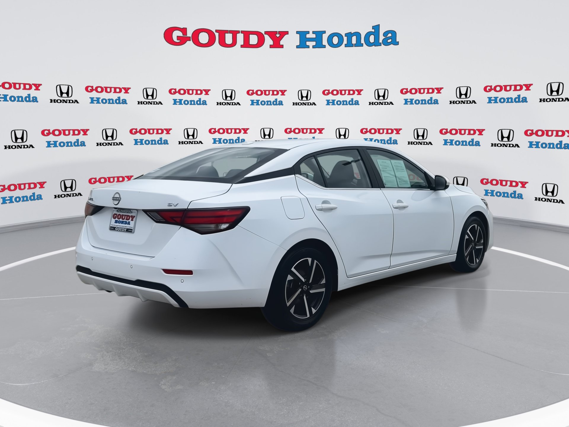 Used 2024 Nissan Sentra SV FWD image 8