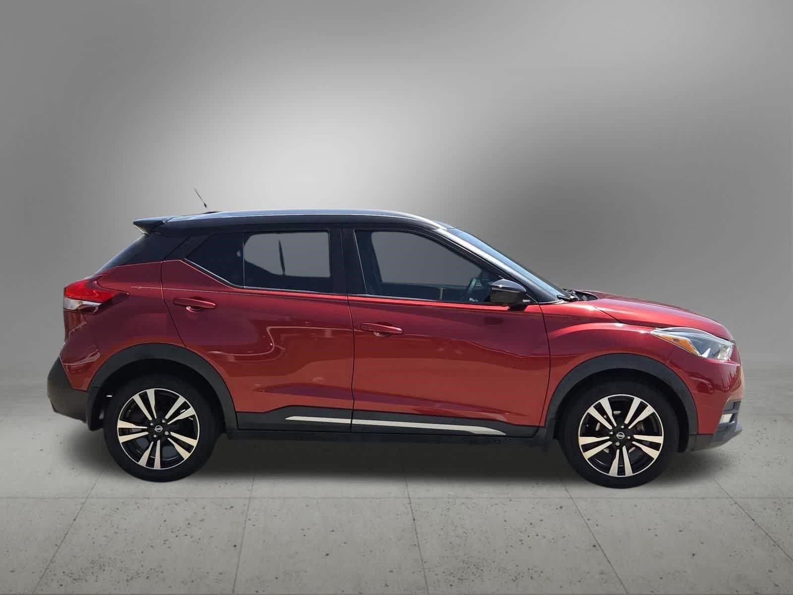 Used 2018 Nissan Kicks SR FWD image 7