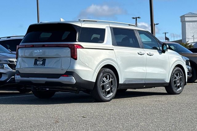 New 2026 Kia Carnival EX FWD image 5